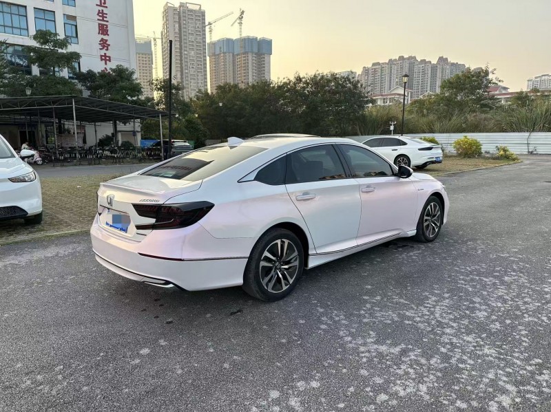 南宁21年本田雅阁7