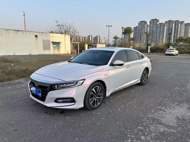 南宁21年本田雅阁9