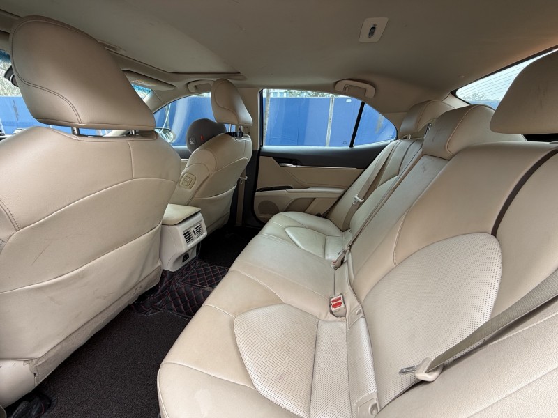 南宁19年丰田凯美瑞9