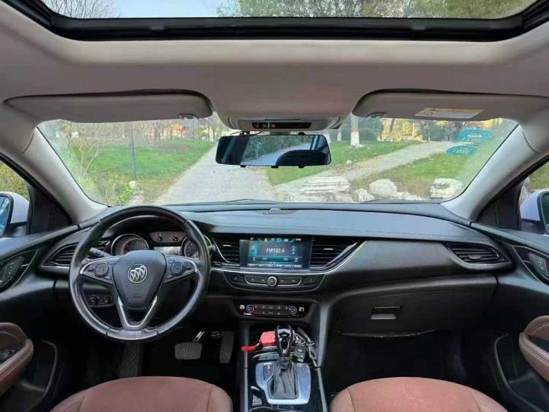 邢台19年别克君威8