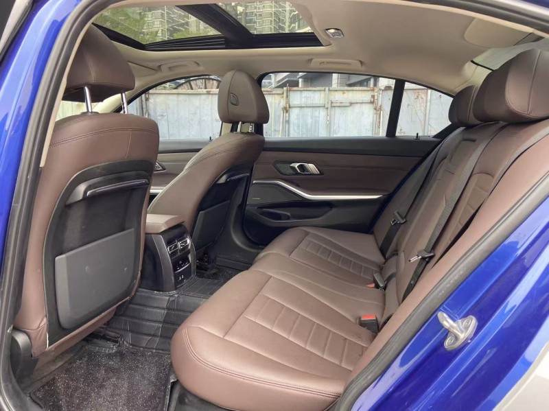 南宁19年丰田凯美瑞3