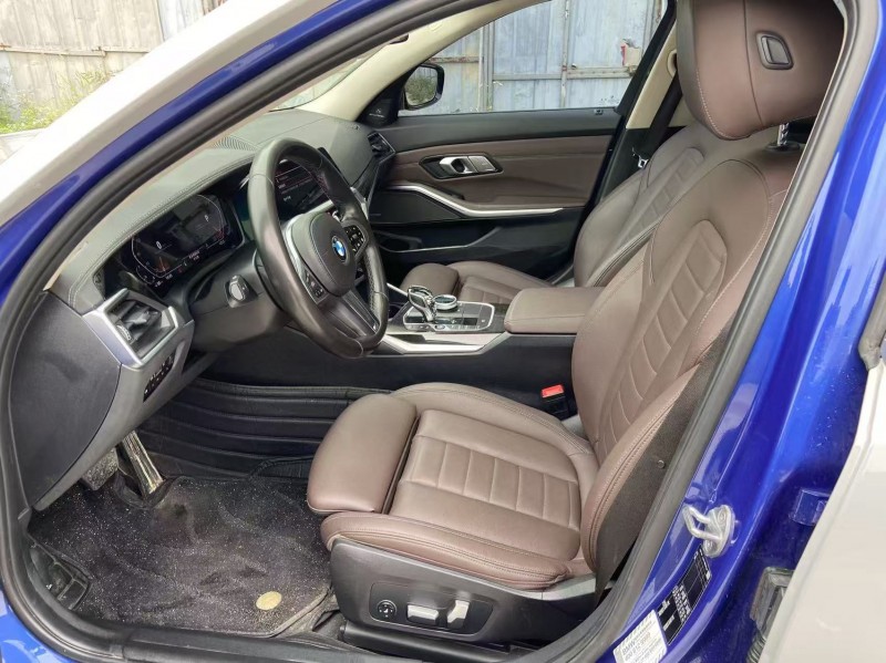 南宁19年丰田凯美瑞8