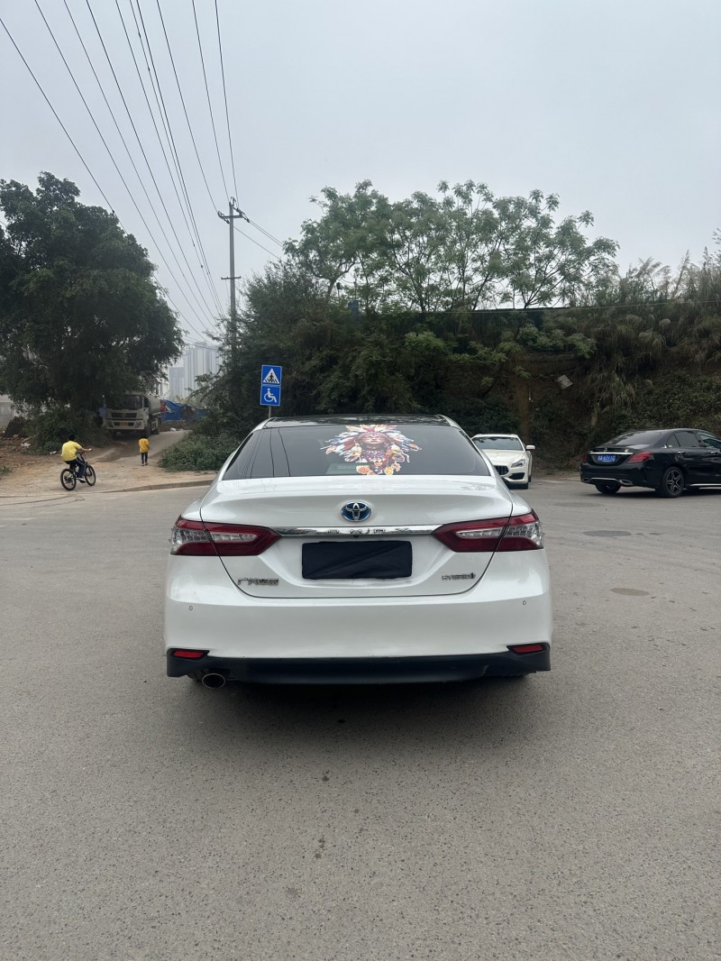 南宁19年丰田凯美瑞6