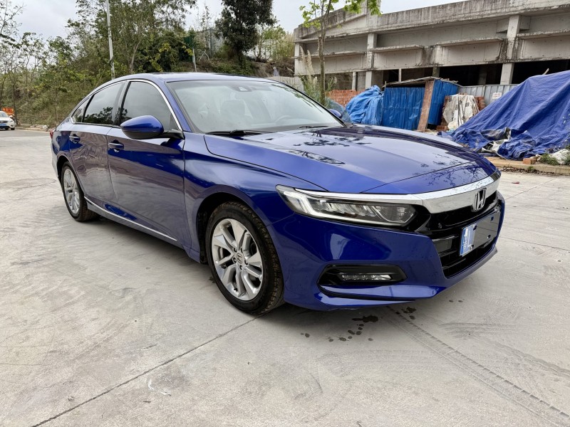 南宁19年本田雅阁4