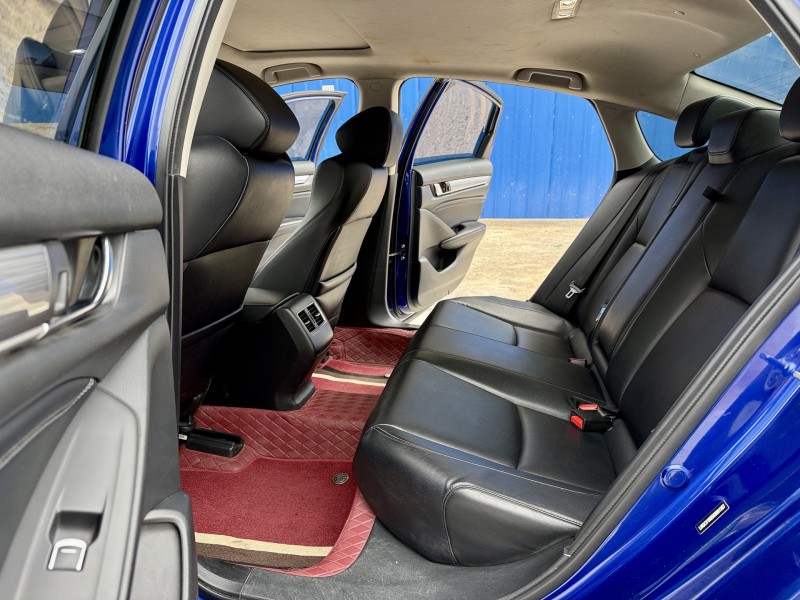 南宁19年本田雅阁8