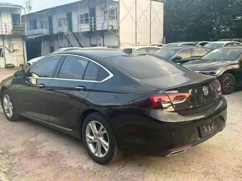 東營22年別克君威7