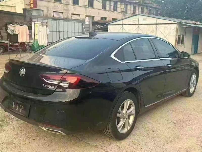 東營22年別克君威8