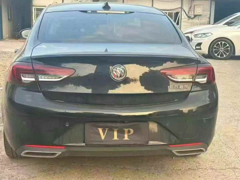 東營22年別克君威9