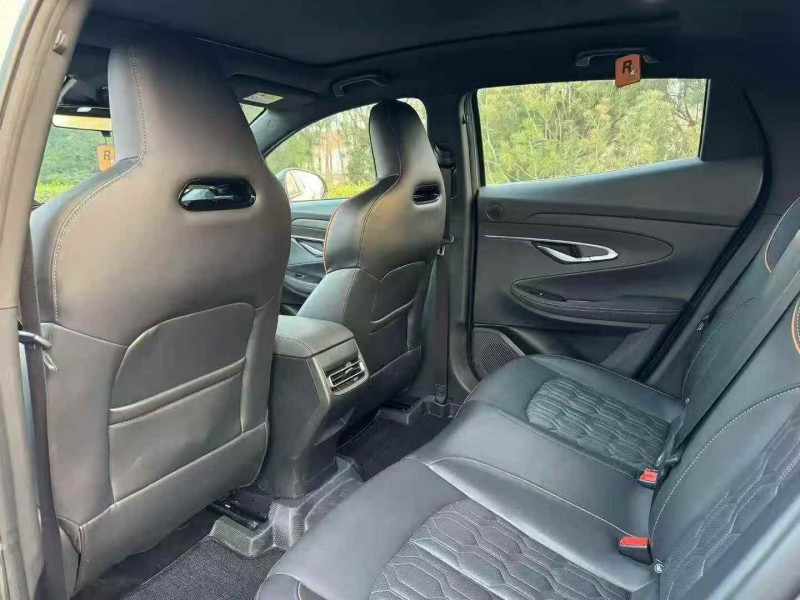 濟寧21年長安汽車UNI4