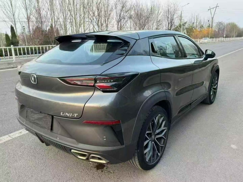 濟寧21年長安汽車UNI7