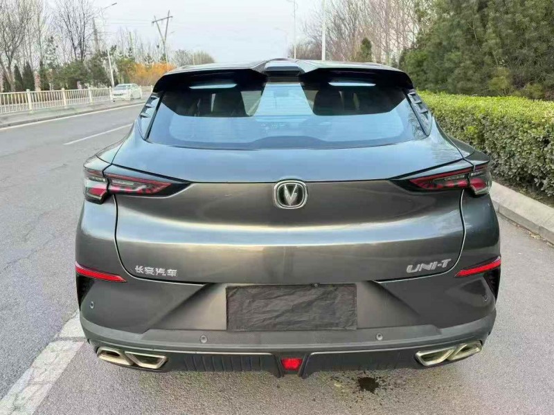 濟寧21年長安汽車UNI9