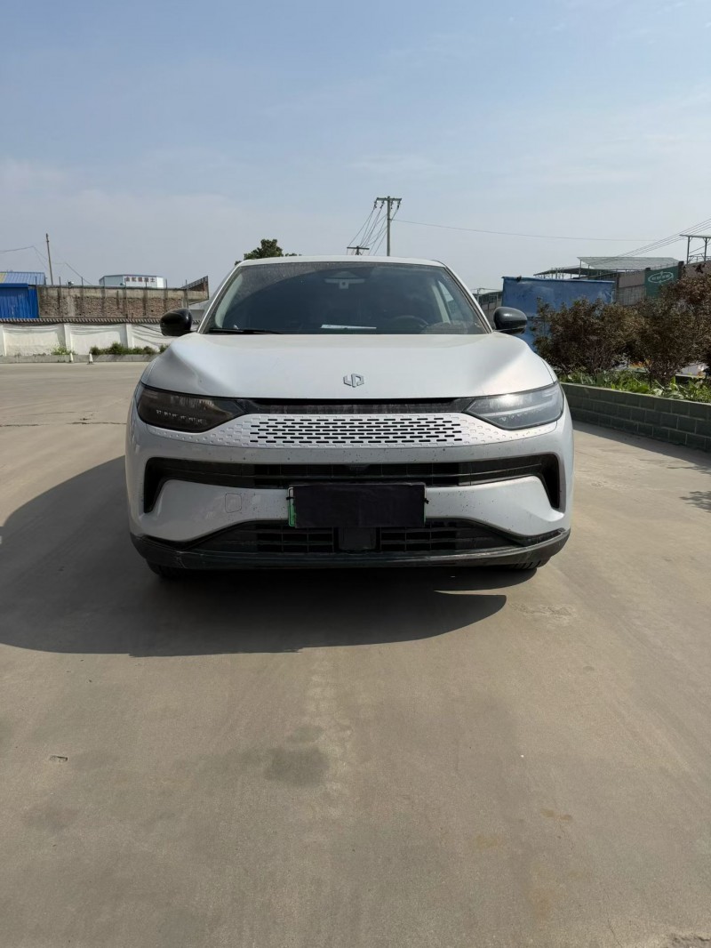 南陽24年零跑汽車C111