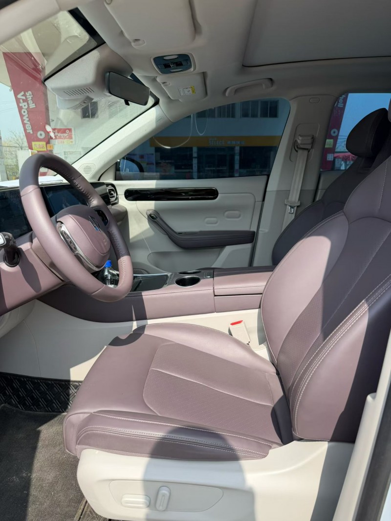 南陽24年零跑汽車C116