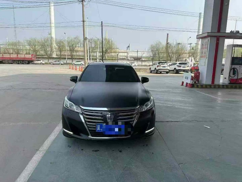 保定16年丰田皇冠1