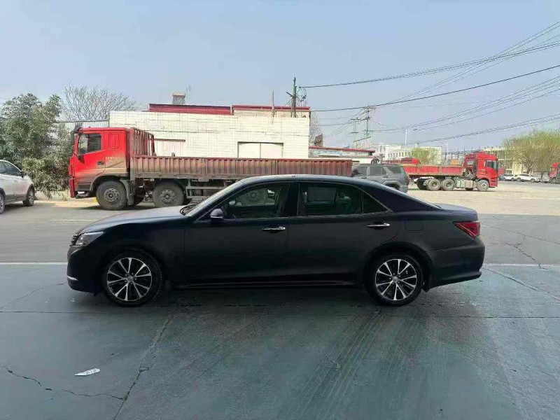 保定16年丰田皇冠3