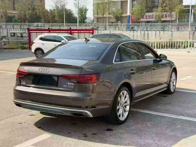 蚌埠19年奥迪A4L8