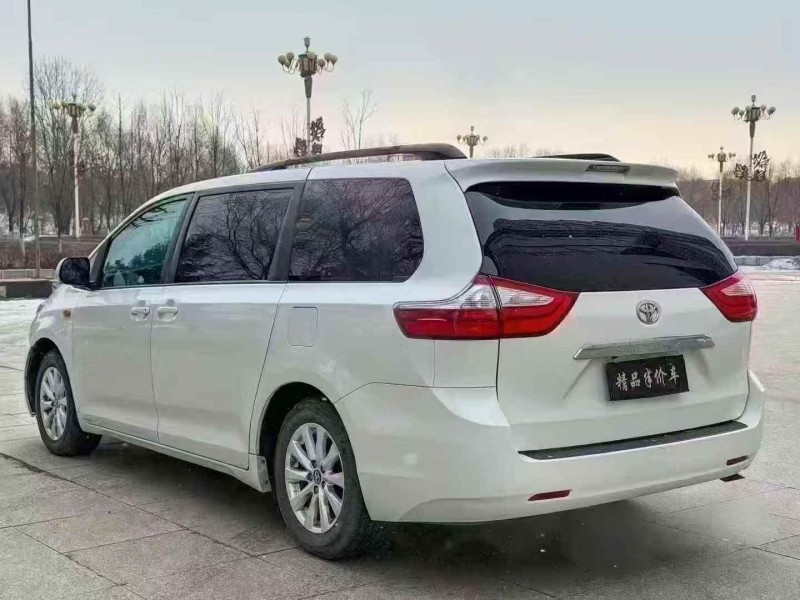 吉林16年丰田塞纳3