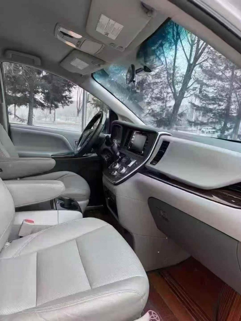 吉林16年丰田塞纳6