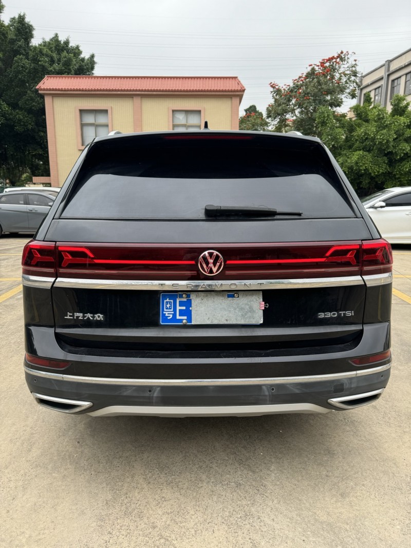 中山21年大众途昂9