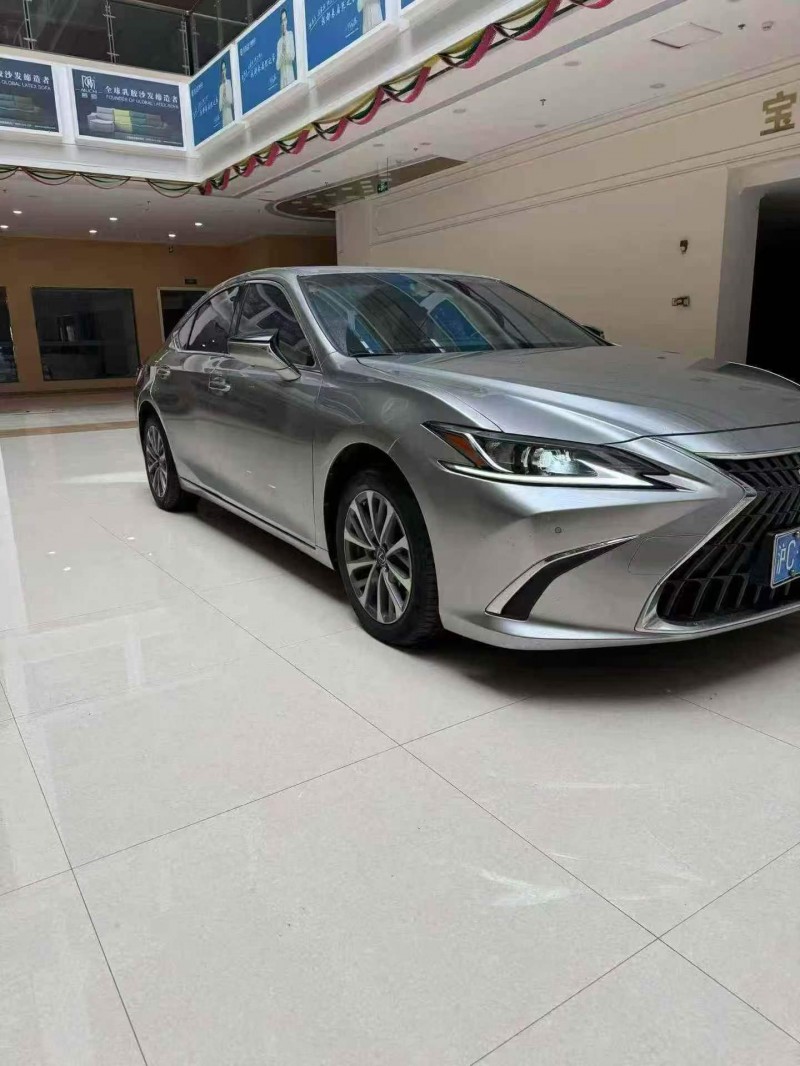 蚌埠22年雷克萨斯ES2
