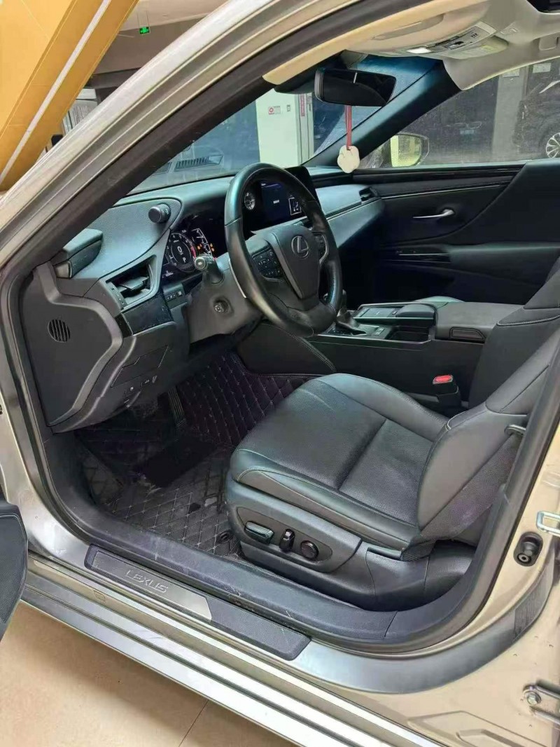 蚌埠22年雷克萨斯ES4