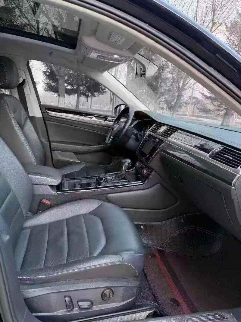 吉林20年大眾輝昂8