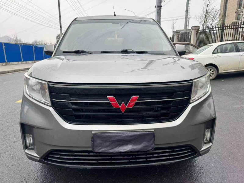 张家界19年五菱汽车宏光1