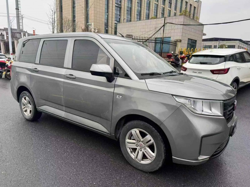 张家界19年五菱汽车宏光2