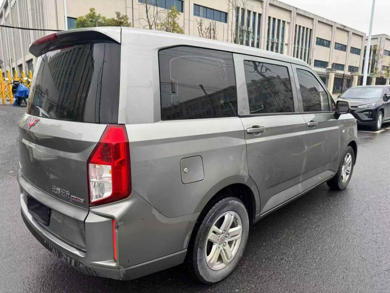 张家界19年五菱汽车宏光7