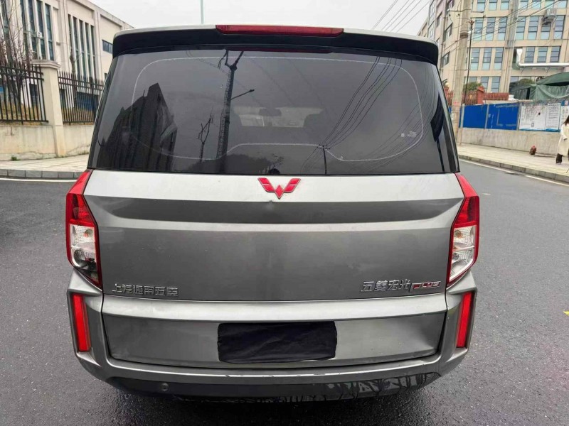 张家界19年五菱汽车宏光8