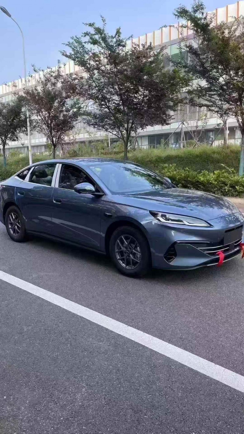 济宁25年比亚迪海豹2