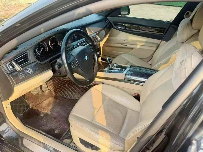 广州12年宝马7系7