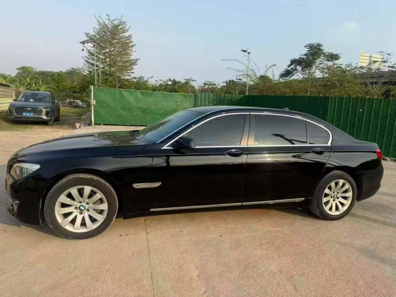 广州12年宝马7系8