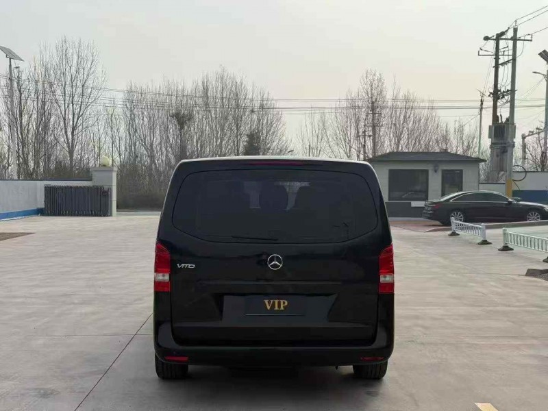 潍坊18年奔驰威霆9