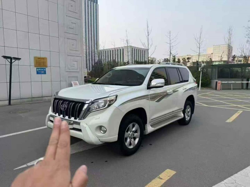 东营16年丰田普拉多2