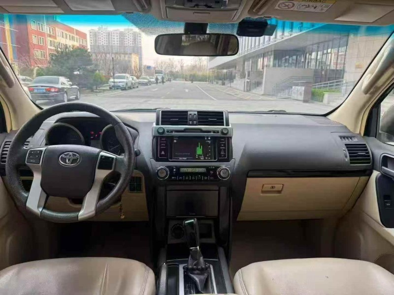 东营16年丰田普拉多5