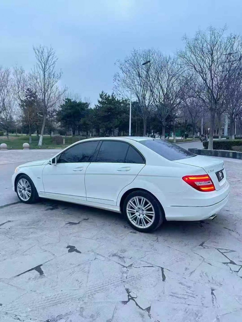 菏澤13年奔馳C8