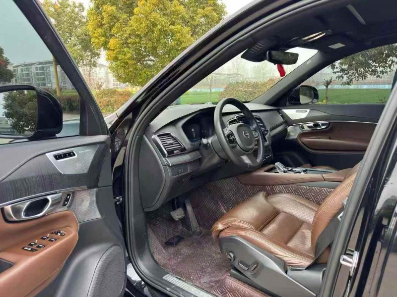 青岛23年沃尔沃XC904