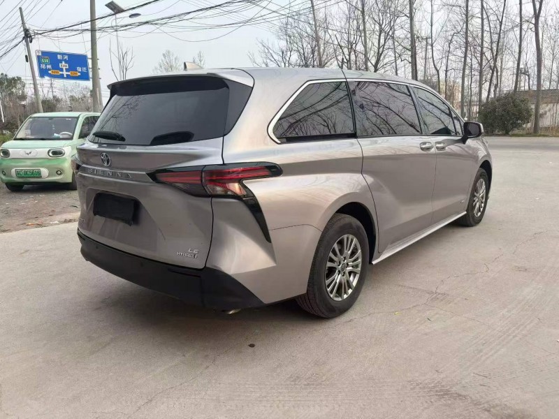 徐州24年丰田塞纳8