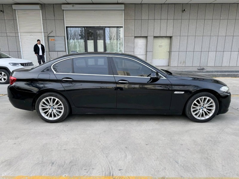 济宁17年宝马5系3