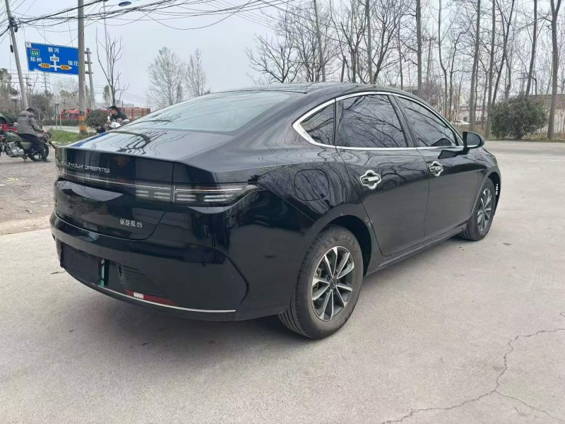 徐州24年比亚迪驱逐舰8