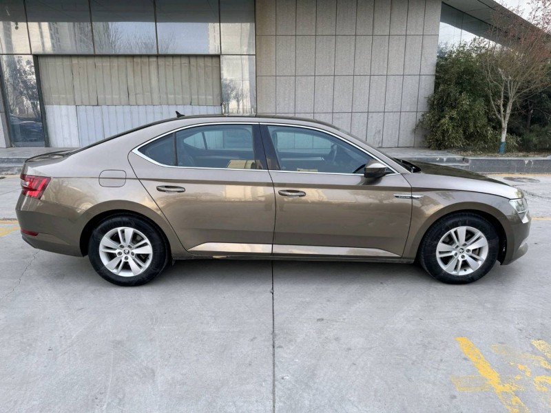 濟寧17年斯柯達速派8