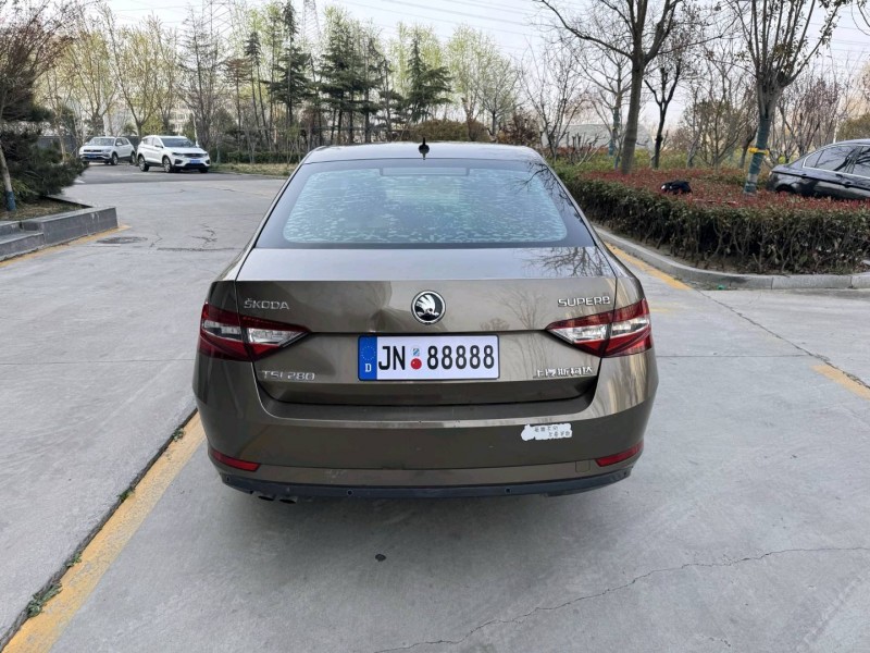 濟寧17年斯柯達速派9