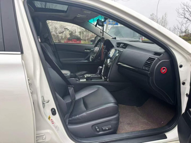 徐州13年豐田銳志8