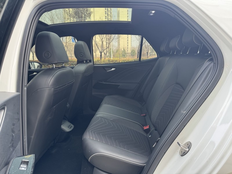 济宁25年大众ID6