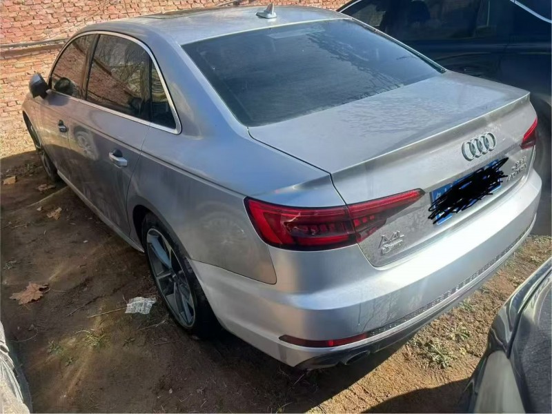 青岛17年奥迪A4L3