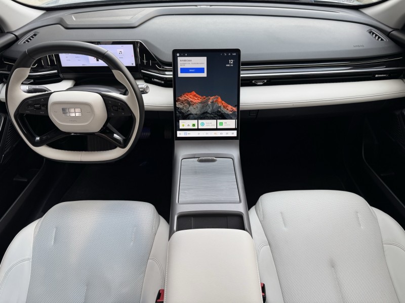 济宁24年吉利银河8