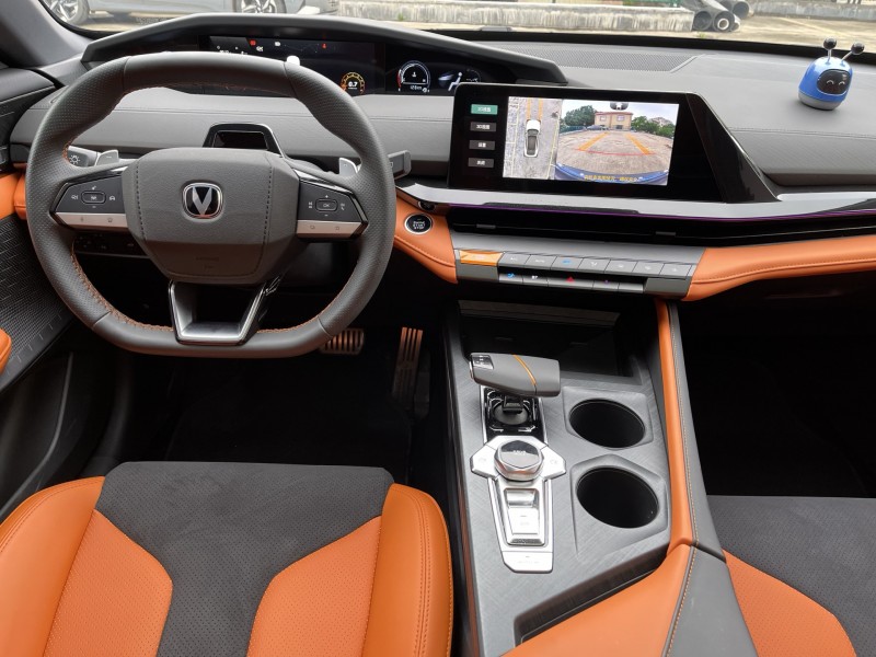 中山25年长安汽车UNI6