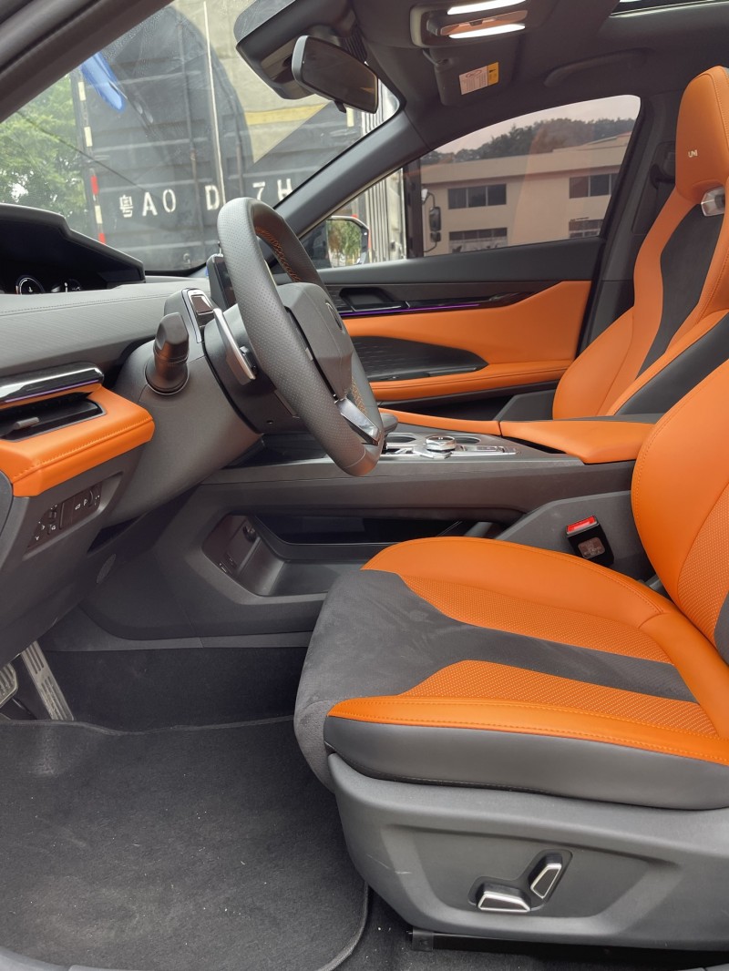 中山25年长安汽车UNI7