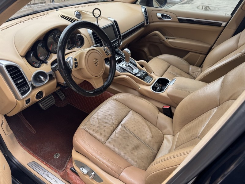 濟寧13年保時捷卡宴3